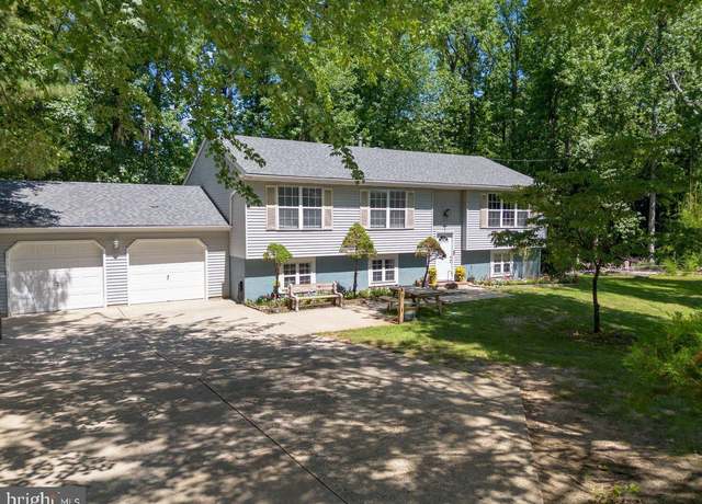 Property at 8275 Maple Ave, Pennsauken, NJ 08109, 6 beds, 2.5 baths