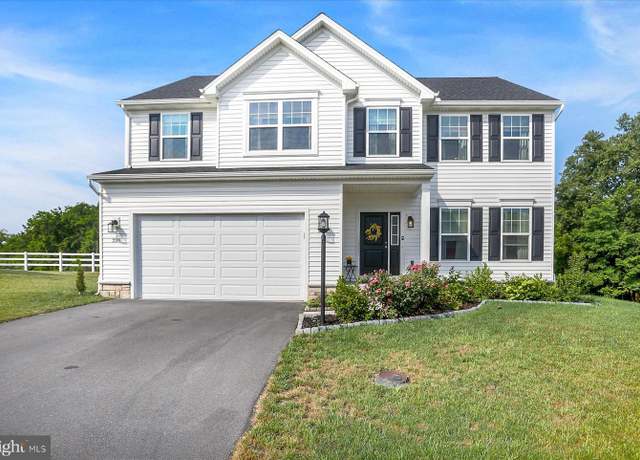 Property at 220 Sruthi Dr, Mechanicsburg, PA 17050, 4 beds, 2.5 baths