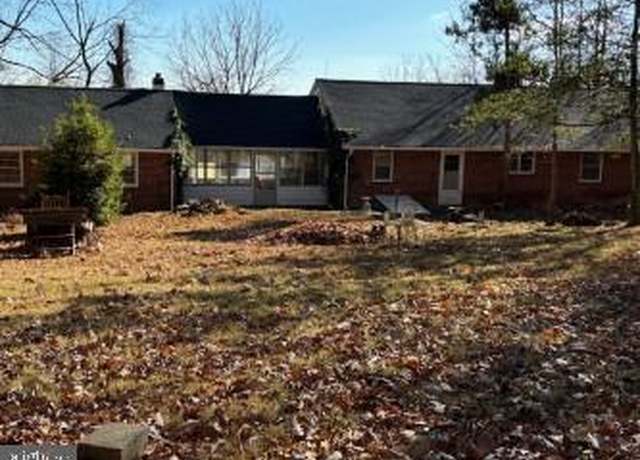 Property at 2021 Ridgewood Dr, Coatesville, PA 19320, 3 beds, 2 baths