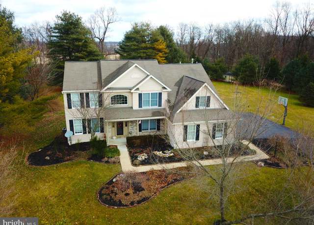 Property at 40 Chanticleer Dr, Glenmoore, PA 19343, 4 beds, 3 baths