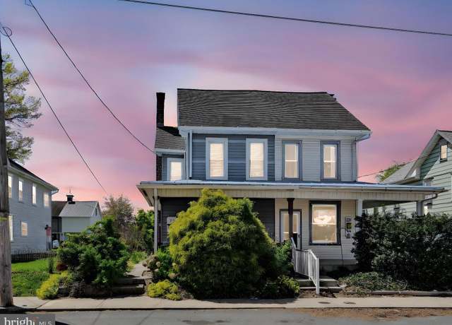 Property at 33 N Locust St, Palmyra, PA 17078, 3 beds, 1.5 baths