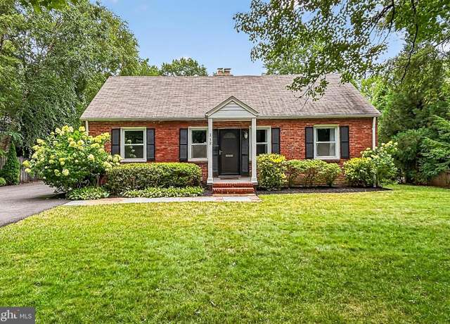 Property at 212 W Jefferson St, Falls Church, VA 22046, 3 beds, 2.5 baths