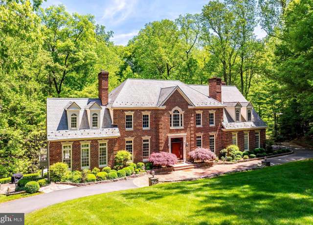 Property at 10112 High Hill Ct, Great Falls, VA 22066, 5 beds, 5.5 baths