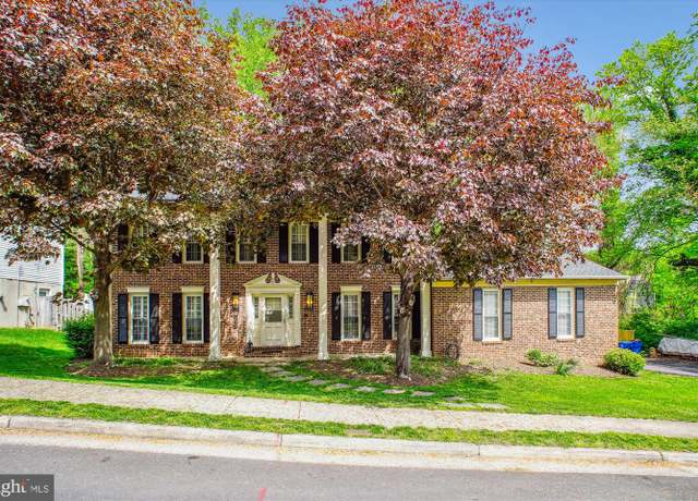 Property at 9822 Five Oaks Rd, Fairfax, VA 22031, 4 beds, 2.5 baths