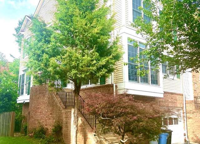Property at 14552 Woodgate Manor Pl, Centreville, VA 20120, 3 beds, 3.5 baths