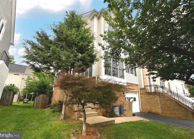Property at 14552 Woodgate Manor Pl, Centreville, VA 20120, 3 beds, 3.5 baths