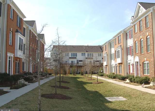 Property at 42767 Hollingsworth Ter, Chantilly, VA 20152, 3 beds, 3.5 baths