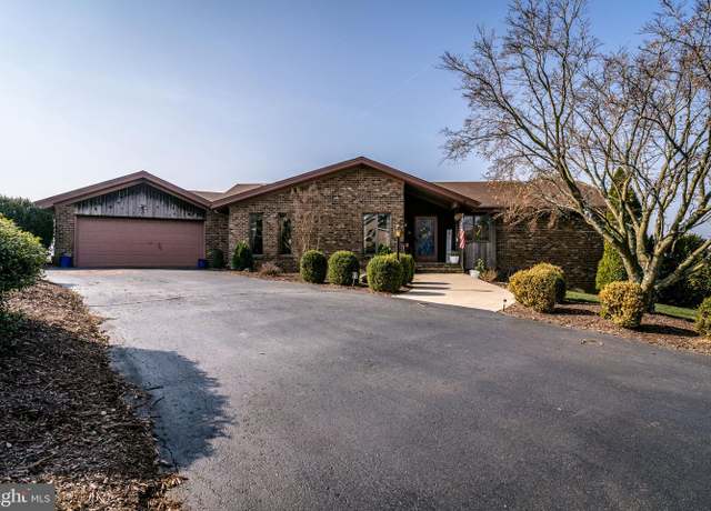 Property at 368 Broadmoor Ln, Broadway, VA 22815, 3 beds, 2.5 baths
