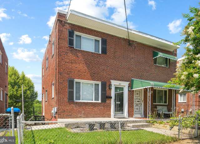 Property at 821 Oglethorpe St NE, Washington, DC 20011, 3 beds, 1.5 baths