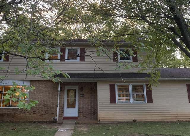 Property at 1040 S West St, Carlisle, PA 17013, 4 beds, 2.5 baths
