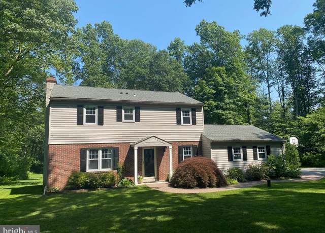 Property at 40 Grays Ln, Elverson, PA 19520, 4 beds, 2.5 baths