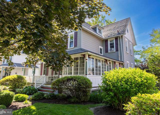 Property at 922 8th Ave, Prospect Park, PA 19076, 4 beds, 3 baths