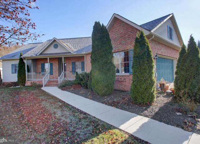 Property at 11266 Greenridge Dr, Waynesboro, PA 17268, 3 beds, 2.5 baths