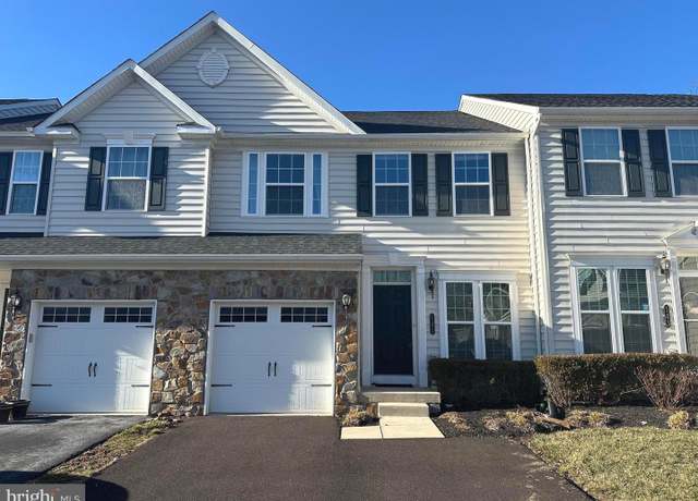 Property at 141 Briarwood Ln, Colmar, PA 18915, 3 beds, 3 baths
