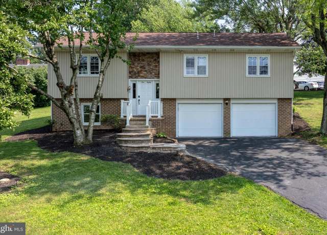 Property at 180 E Locust Ln, York, PA 17406, 3 beds, 2.5 baths