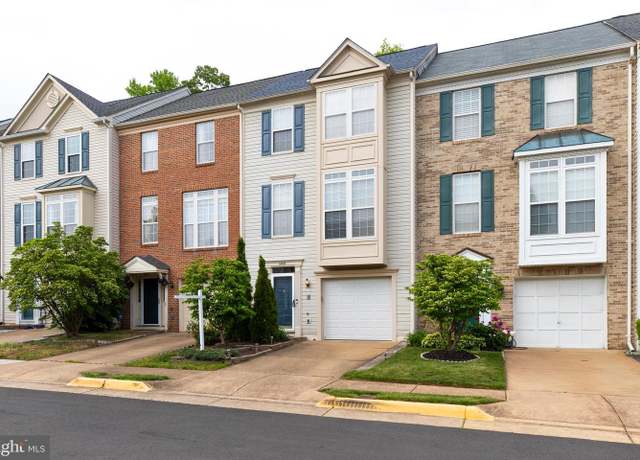 Property at 5909 Rinard Dr, Centreville, VA 20120, 3 beds, 3 baths