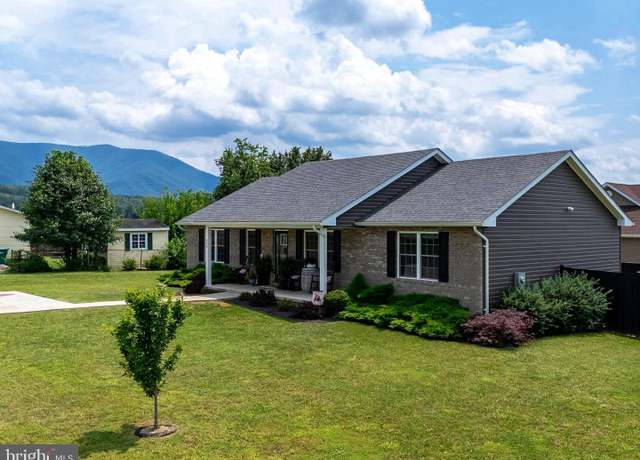Property at 250 Fairview Rd, Luray, VA 22835, 3 beds, 2 baths