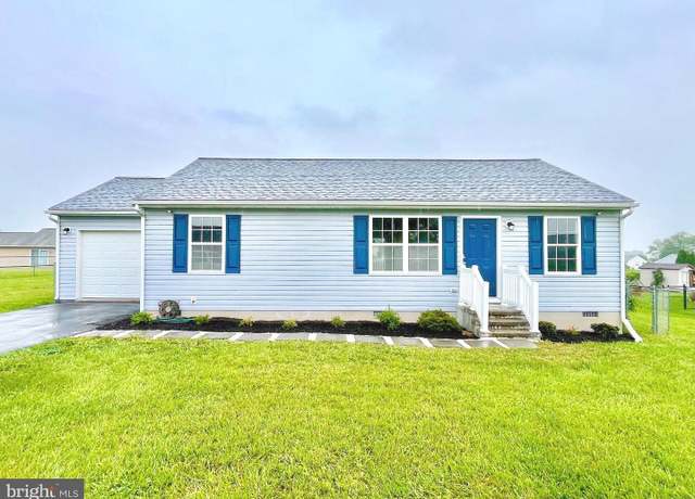 Property at 82 Sedge Wren Ln, Martinsburg, WV 25405, 3 beds, 2 baths