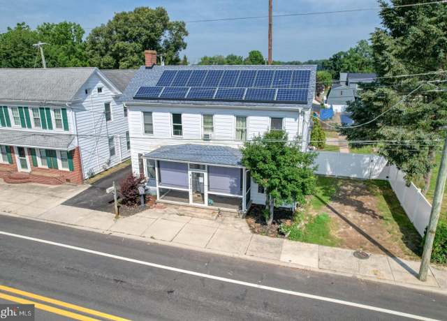 Property at 6 N Railroad Ave, Wyoming, DE 19934, 7 beds, 3 baths