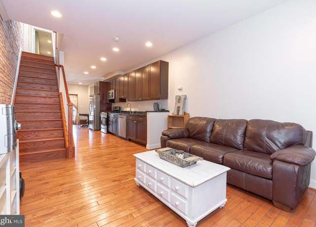 Property at 207 N Belnord Ave, Baltimore, MD 21224, 2 beds, 2.5 baths