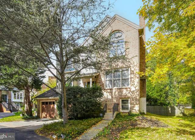 Property at 4420 Sangamore Rd, Bethesda, MD 20816, 4 beds, 3.5 baths