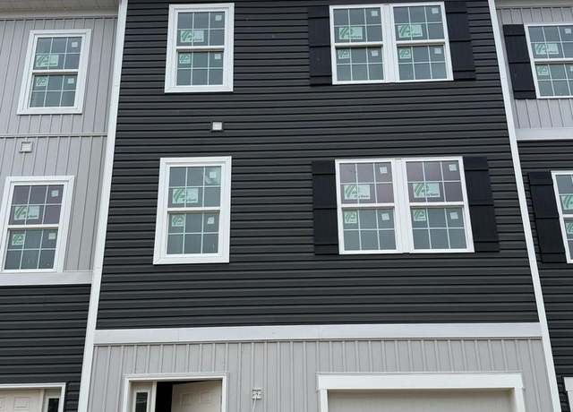 Property at 5 Baybreeze Dr, Waretown, NJ 08758, 3 beds, 2.5 baths