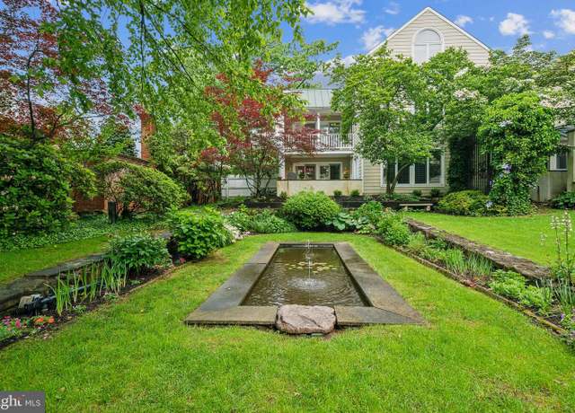 Property at 4 Barnes Ct, Doylestown, PA 18901, 3 beds, 2.5 baths