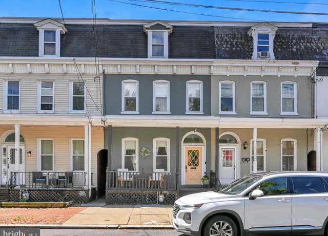 Property at 142 E New St, Lancaster, PA 17602, 4 beds, 2.5 baths