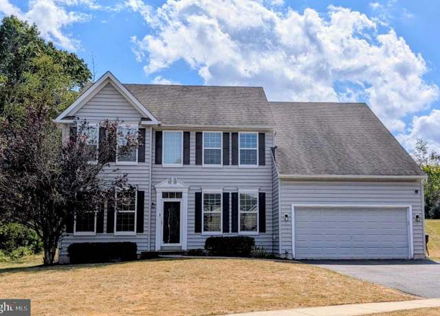 Property at 1105 Autumnview Ln, Pottstown, PA 19464, 4 beds, 2.5 baths