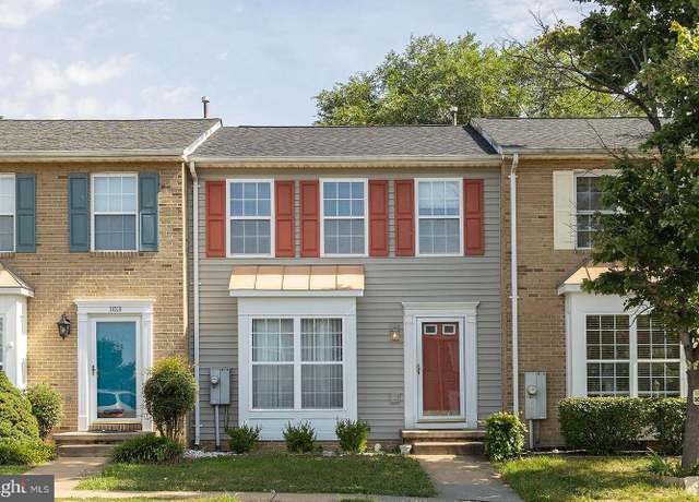 Property at 105 Chatham Sq, Winchester, VA 22601, 2 beds, 1.5 baths