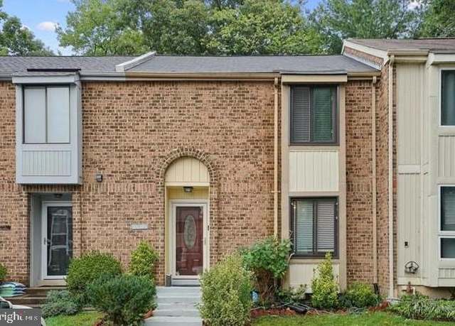 Property at 8712 Ridge Hollow Ct, Springfield, VA 22152, 3 beds, 3.5 baths