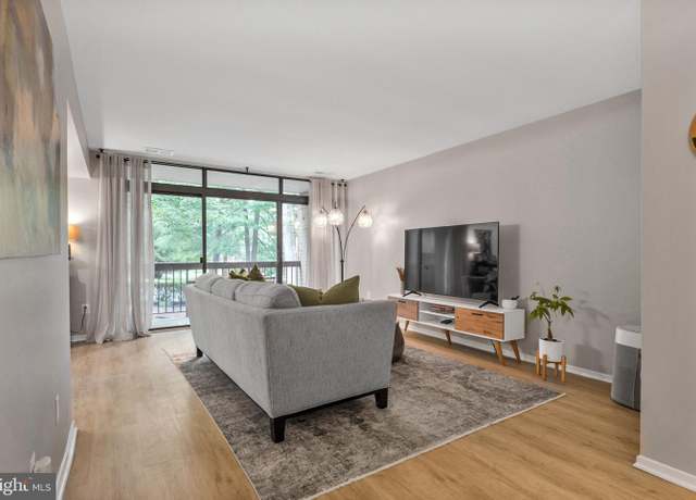 Property at 1646 Parkcrest Cir Unit 1D/200, Reston, VA 20190, 2 beds, 1 bath