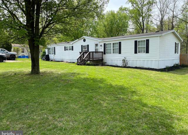Property at 31 Fancy Filly Cir, Martinsburg, WV 25403, 4 beds, 2 baths