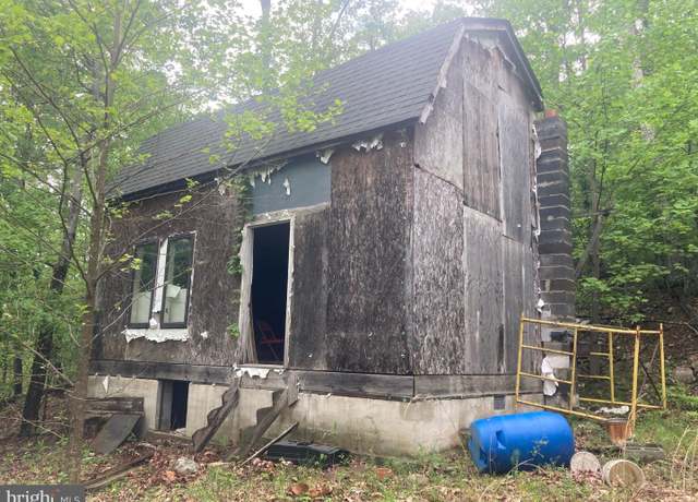 Property at 840 Falconwood Dr, Paw Paw, WV 25434