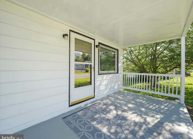 Property at 17106 Miner Ave, Williamsport, MD 21795, 3 beds, 1 bath