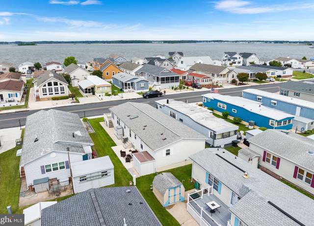 Property at 512 Nautical Ln, Ocean City, MD 21842, 3 beds, 2 baths