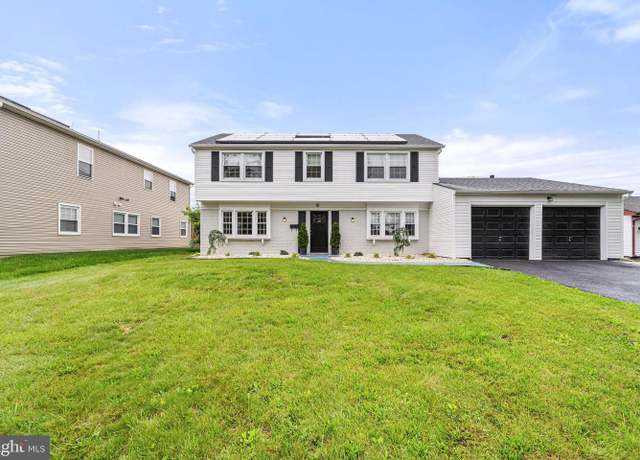Property at 18 Endwell Ln, Willingboro, NJ 08046, 4 beds, 2.5 baths