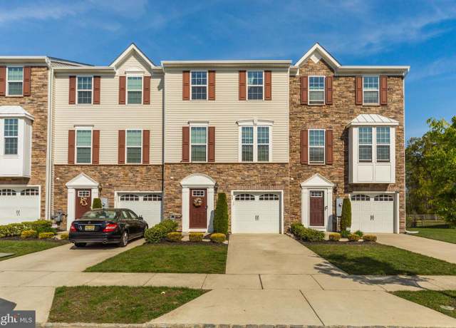 Property at 82 Village Green Ln, Sicklerville, NJ 08081, 3 beds, 2.5 baths
