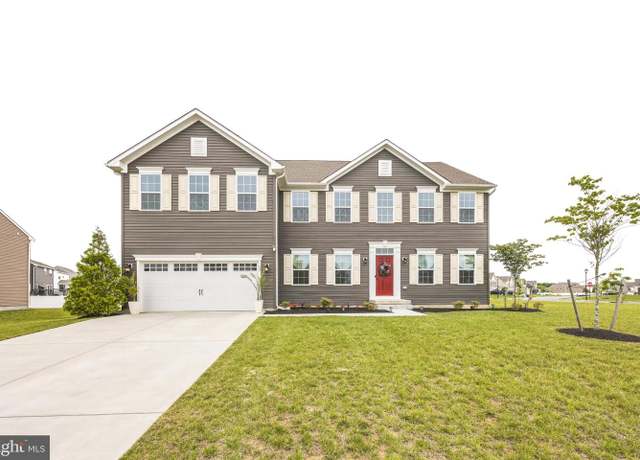 Property at 82 Kingsberry Ln, Woodstown, NJ 08098, 5 beds, 4.5 baths