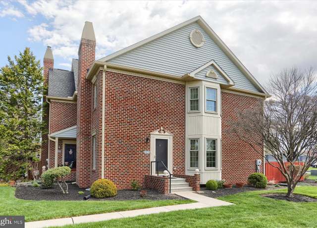 Property at 5566 Moreland Ct, Mechanicsburg, PA 17055, 2 beds, 2.5 baths