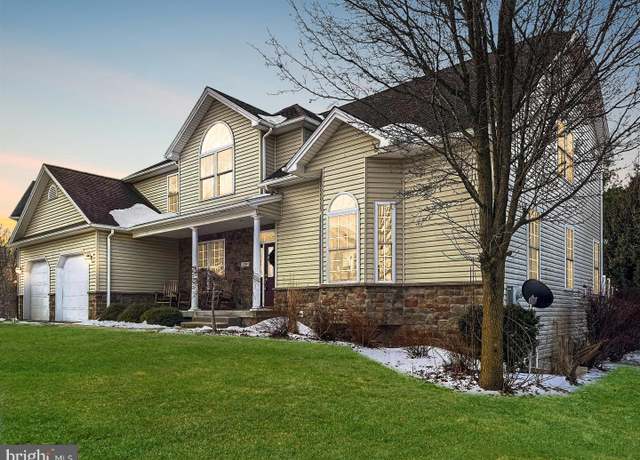 Property at 120 Fernleaf Ct, State College, PA 16801, 4 beds, 3.5 baths