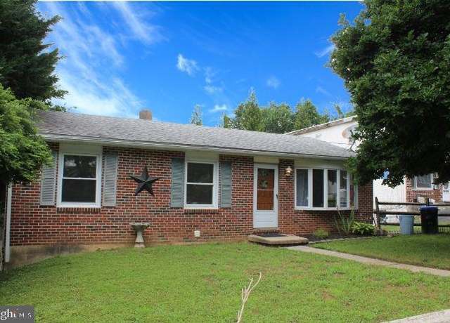 Property at 1340 Apple St, Upper Chichester, PA 19061, 3 beds, 1.5 baths