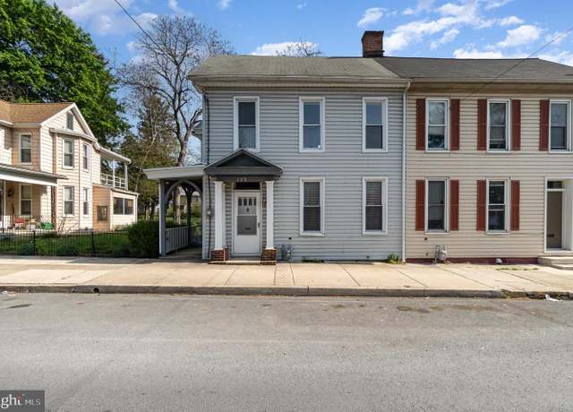 Property at 135 E Catherine St, Chambersburg, PA 17201, 3 beds, 1.5 baths