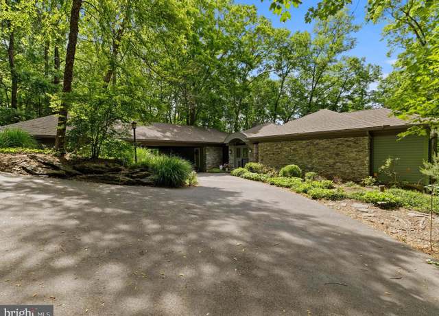 Property at 106 Melvin Dr, Millersville, PA 17551, 4 beds, 3.5 baths
