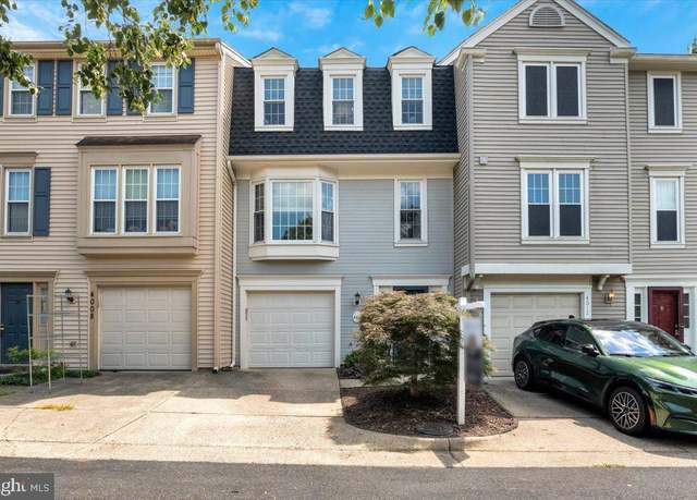 Property at 4010 Duke St, Alexandria, VA 22304, 2 beds, 2.5 baths