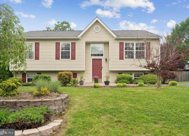 Property at 119 Hill Valley Dr, Winchester, VA 22602, 4 beds, 3 baths