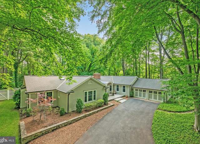 Property at 1110 Kelso Rd, Great Falls, VA 22066, 4 beds, 4 baths