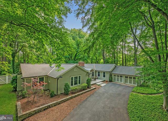 Property at 1110 Kelso Rd, Great Falls, VA 22066, 4 beds, 4 baths
