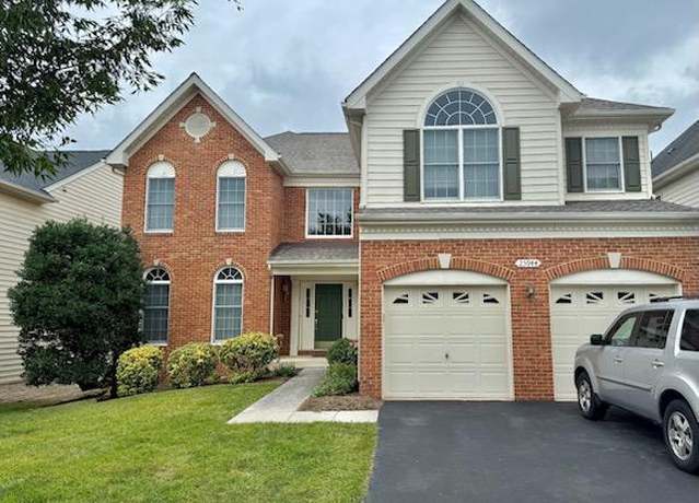 Property at 25944 Donovan Dr, Chantilly, VA 20152, 5 beds, 3.5 baths