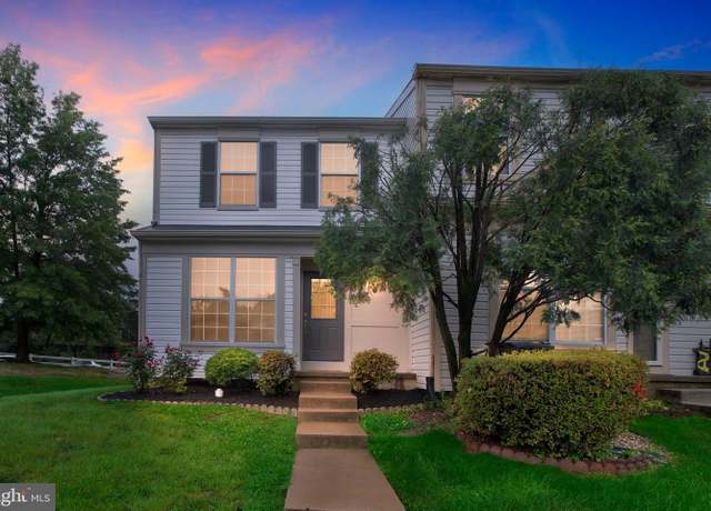 Property at 1793 Rochelle Ct, Woodbridge, VA 22192, 2 beds, 3.5 baths